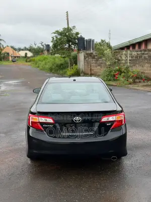 Toyota Camry SE Sport 4dr Sedan w/Prod. End 11/13 (2.5L 4cyl 6A) 2014