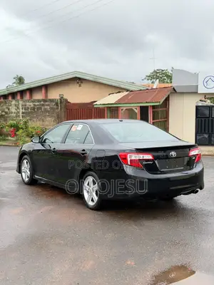 Toyota Camry SE Sport 4dr Sedan w/Prod. End 11/13 (2.5L 4cyl 6A) 2014