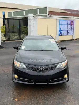 Toyota Camry SE Sport 4dr Sedan w/Prod. End 11/13 (2.5L 4cyl 6A) 2014