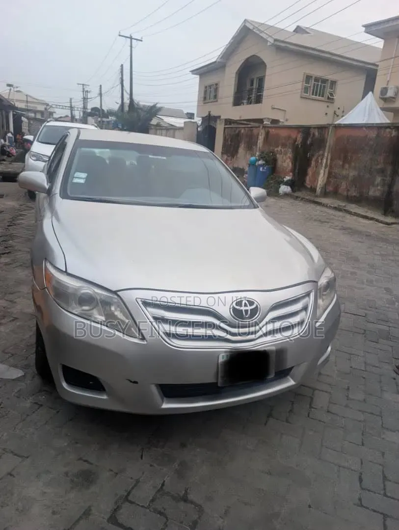 Toyota Camry 2011 Silver