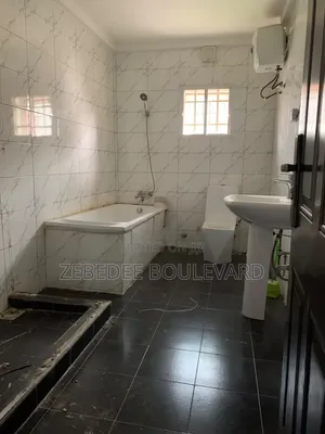 4bdrm Townhouse / Terrace in Jabi for rent