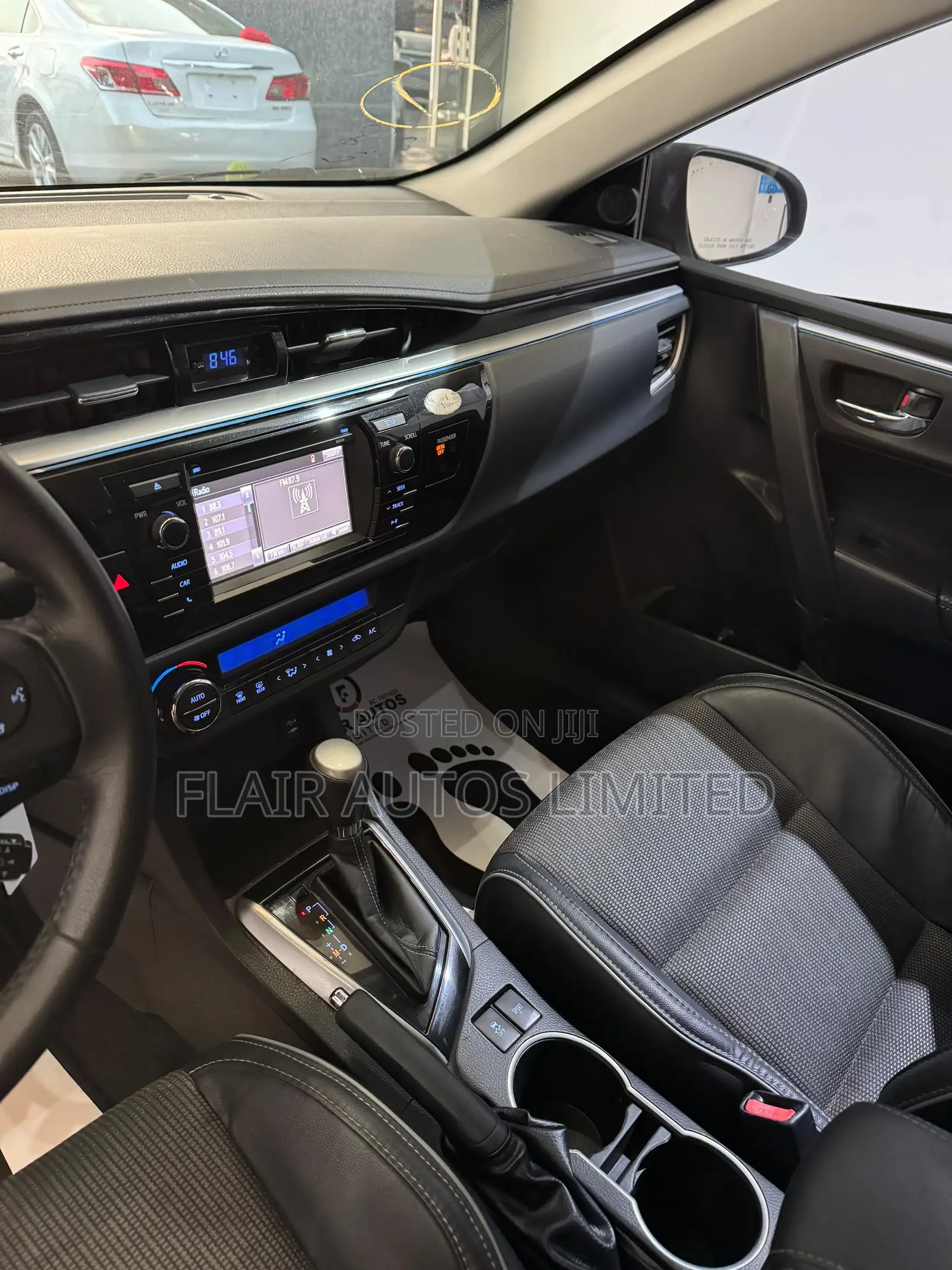 Toyota Corolla 2015 Silver