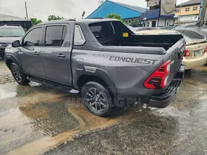 Toyota Hilux 2023 Gray