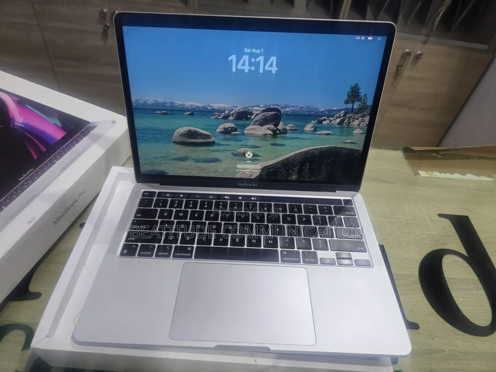 Laptop Apple MacBook Pro 2022 M2 8GB Apple M2 SSD 512GB