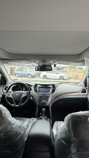 Hyundai Santa Fe 2017 White