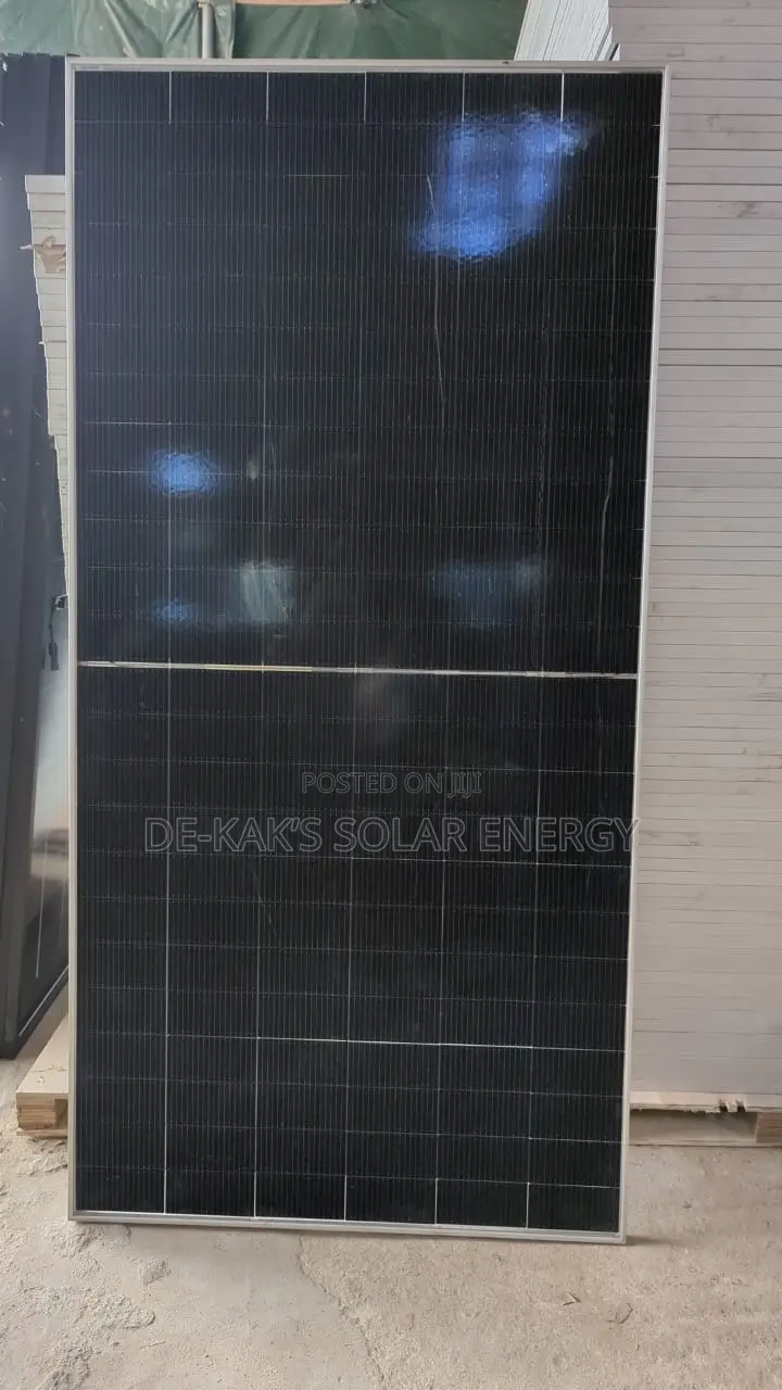 590w Jinko Solar Panel