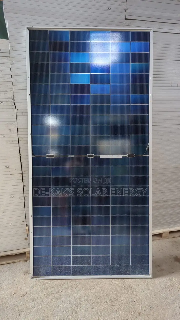 590w Jinko Solar Panel