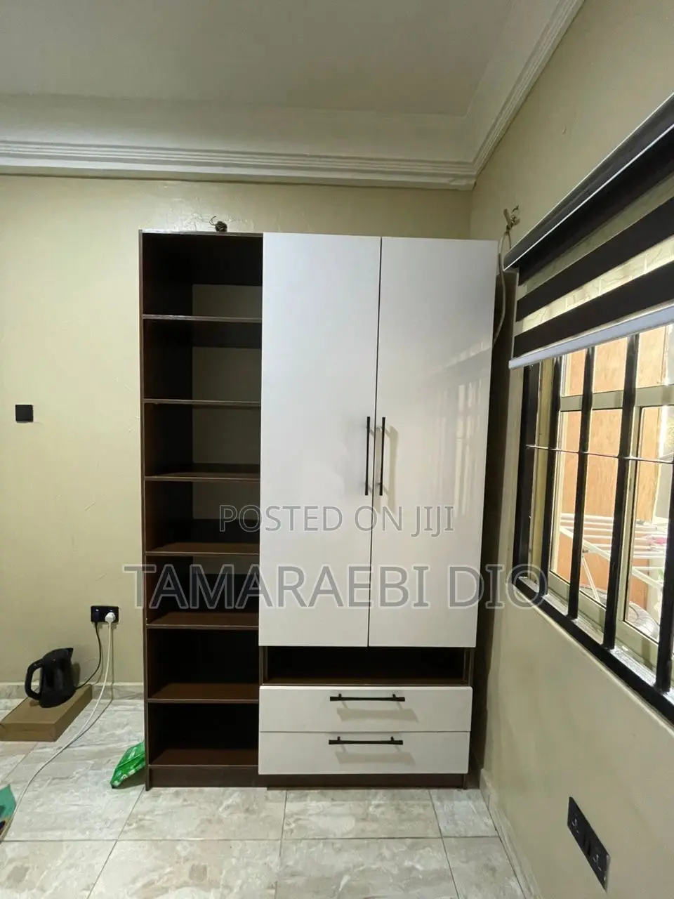 Gloss-Matte Finish Wardrobe