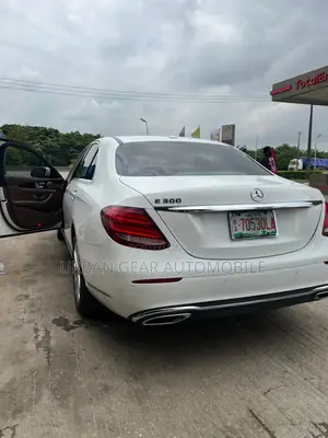 Mercedes-Benz E300 4Matic AWD Sedan (2.0L 4cyl 9A) 2017 White