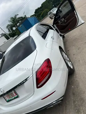 Mercedes-Benz E300 4Matic AWD Sedan (2.0L 4cyl 9A) 2017 White