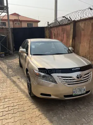 Toyota Camry 2.4 CE 2008 Gold