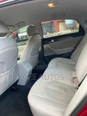 Hyundai Sonata SE 4dr Sedan (2.4L 4cyl 6A) 2015 Red