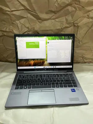 Laptop HP ZBook Firefly G8 16GB Intel Core i7 SSD 512GB