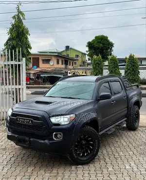 Toyota Tacoma 2017 Black