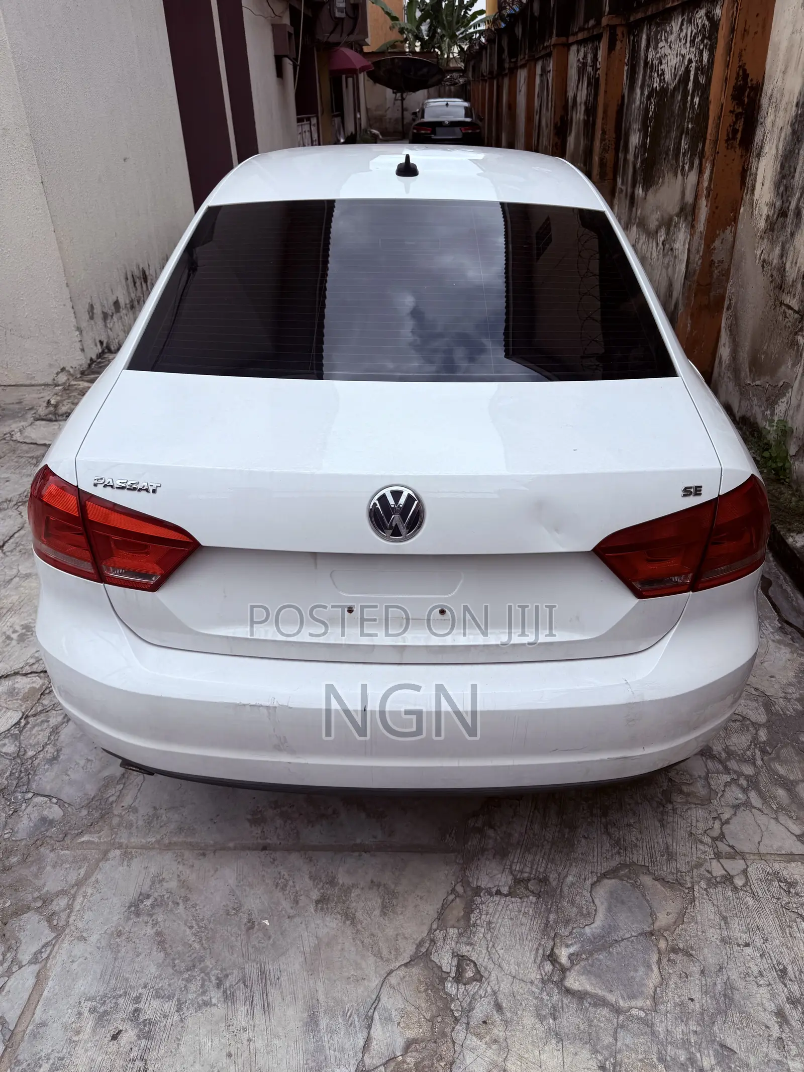 Volkswagen Passat 2013 White