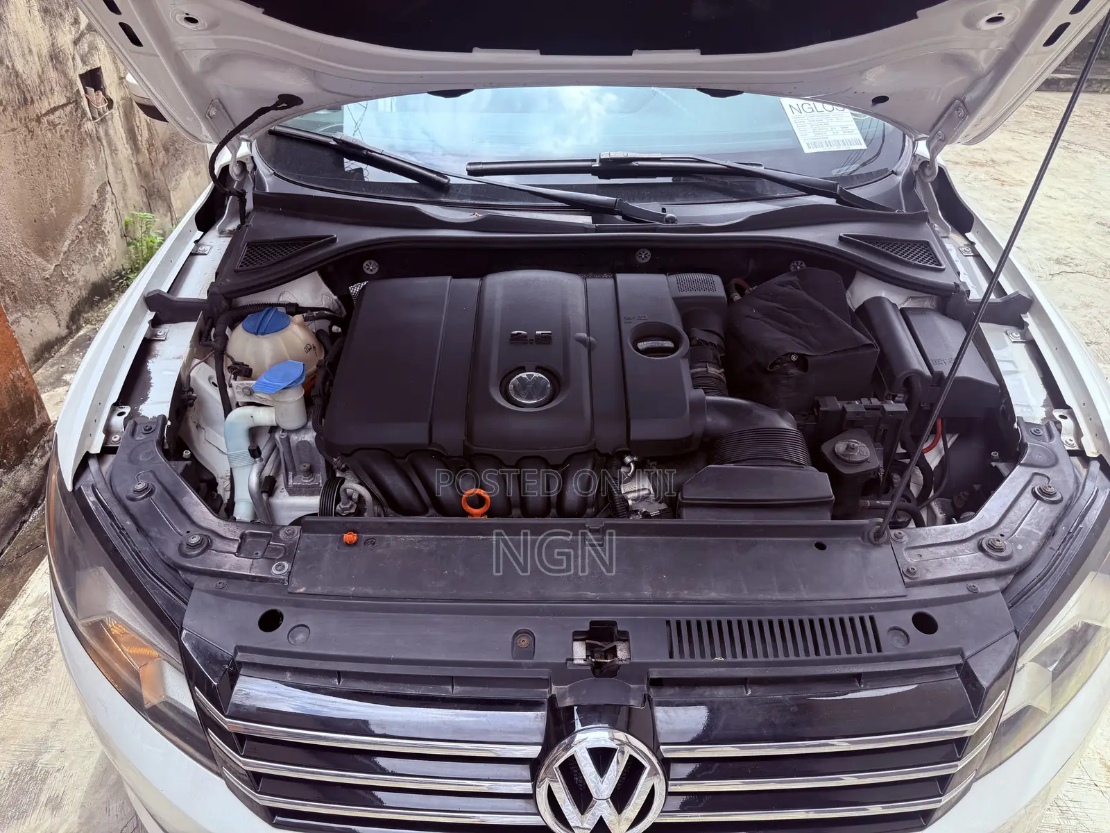 Volkswagen Passat 2013 White