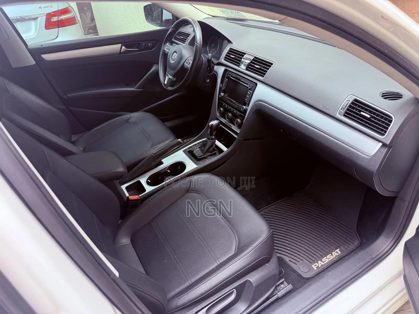 Volkswagen Passat 2013 White
