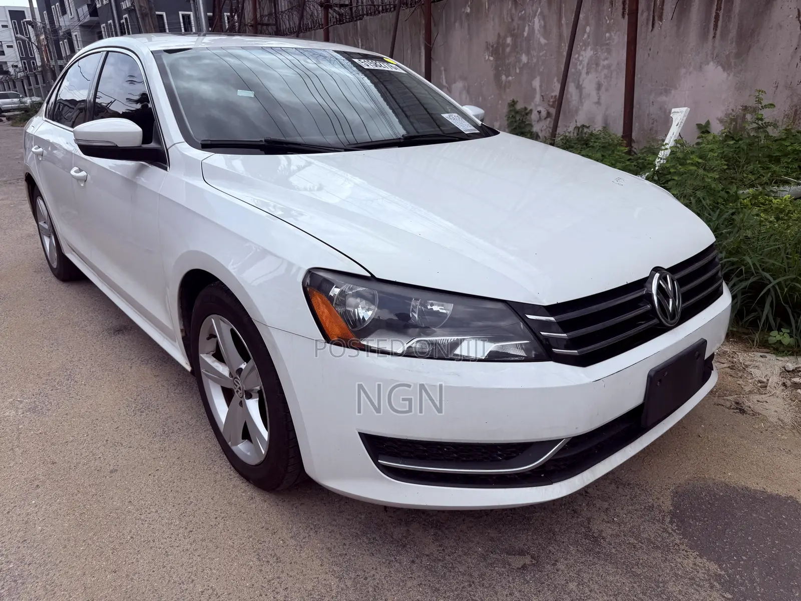 Volkswagen Passat 2013 White