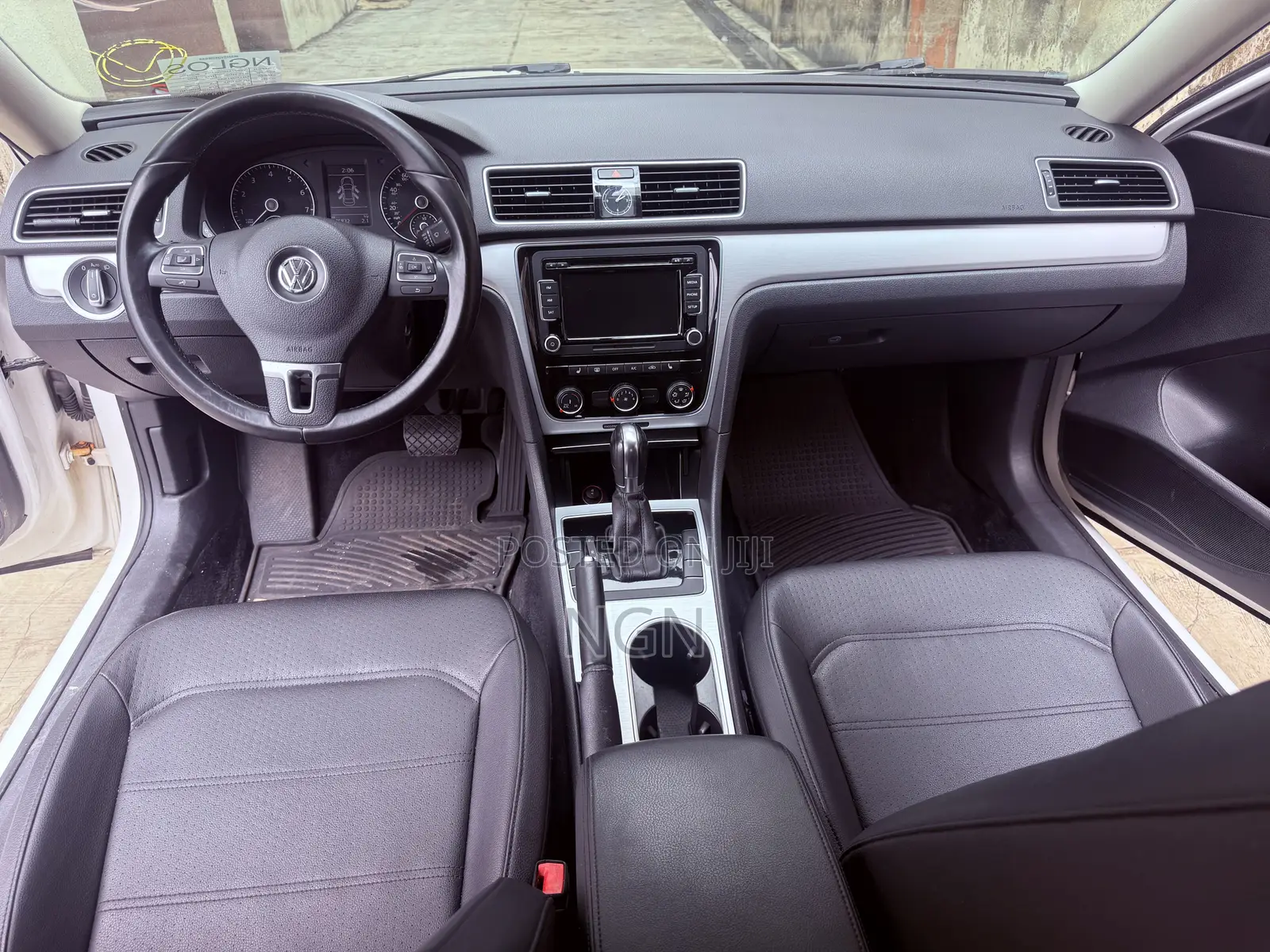 Volkswagen Passat 2013 White