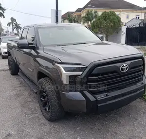 Toyota Tundra 2024 Black