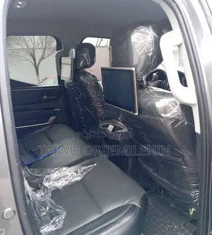 Toyota Tundra 2024 Black