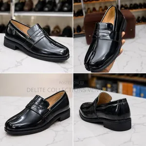 *Maison Margeila Signature Tabi Split Toe Loafers*
*Top Quality
