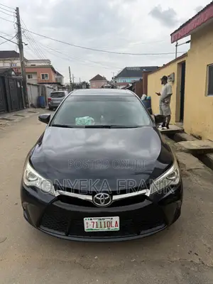 Toyota Camry SE 4dr Sedan (2.5L 4cyl 6A) 2017 Blue