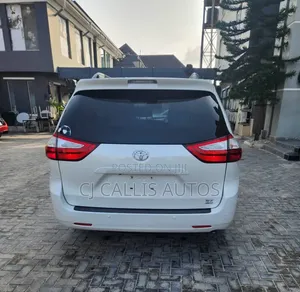 Toyota Sienna 2017 White