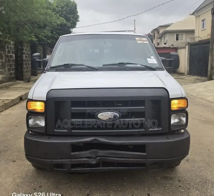 Ford E250 2014 White
