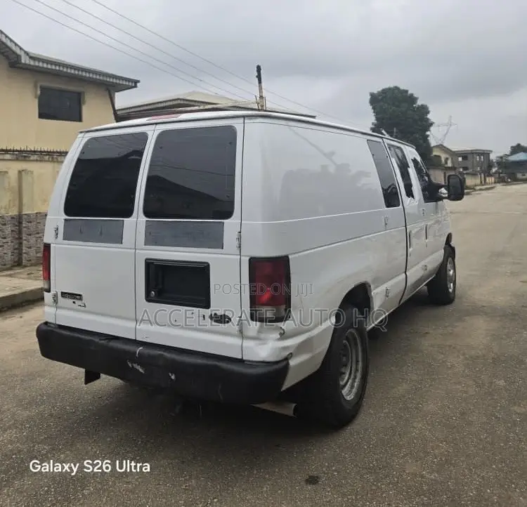 Ford E250 2014 White