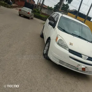Toyota Sienna 2005 Off white