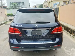 Mercedes-Benz GLE-Class 2018 Blue
