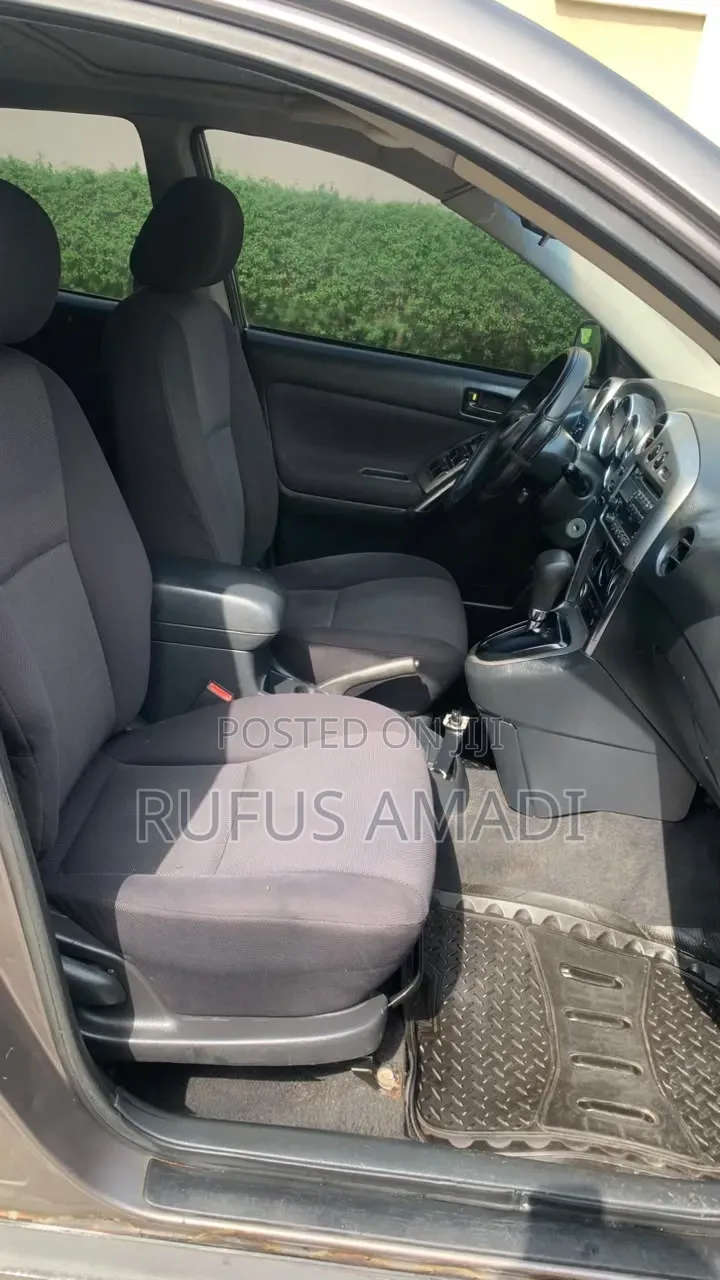 Pontiac Vibe Automatic 2003 Gray