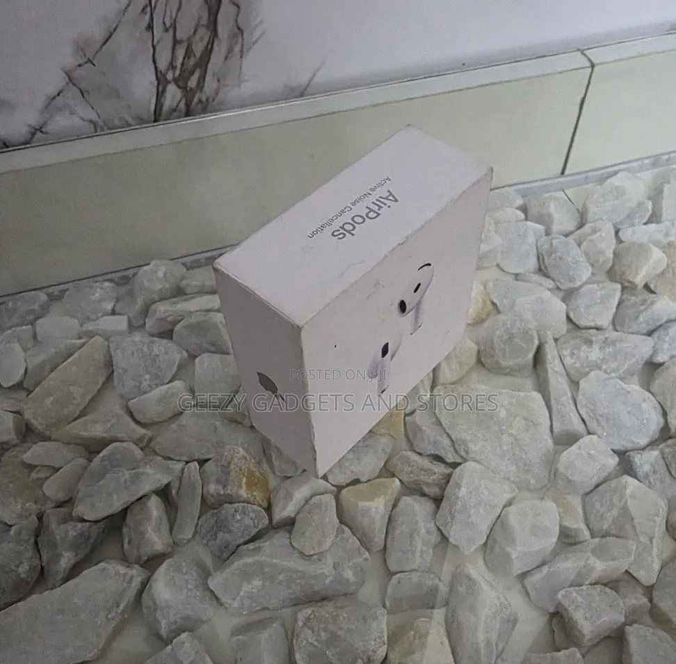 Airpod 4 Active Noise Canceling