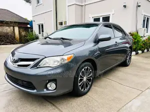 Toyota Camry LE 4dr Sedan (2.5L 4cyl 6AM) 2010 Gray