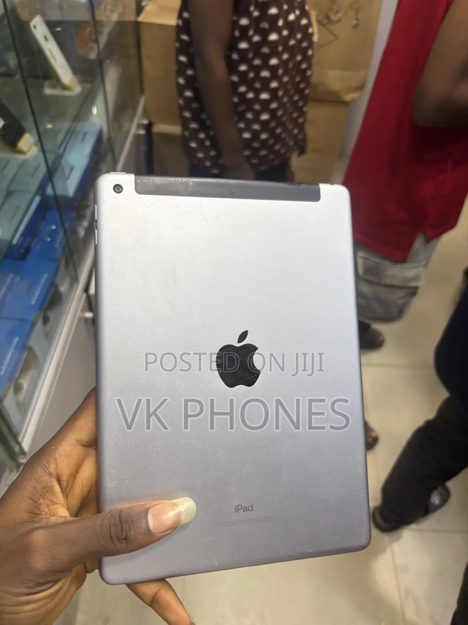 Apple iPad 9.7 32 GB Gray