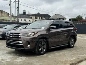 Toyota Highlander Limited Platinum 4x4 V6 (3.5L 6cyl 8A) 2018 Brown