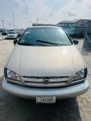 Toyota Sienna LE & 1 hatch 2000 Gray