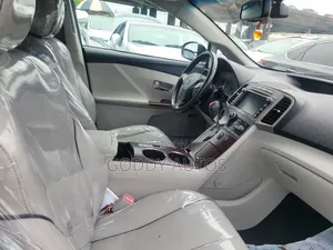 Toyota Venza V6 AWD 2010 Silver
