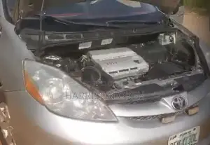 Toyota Sienna 2006 Silver