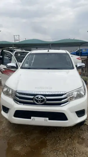Toyota Hilux 2016 White