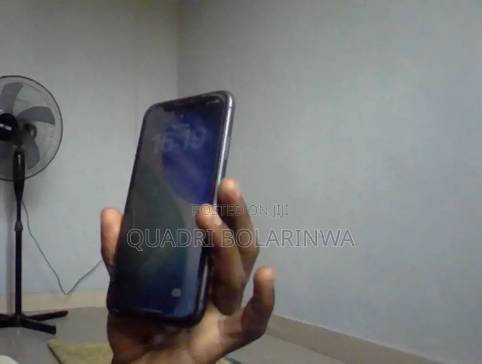 Apple iPhone 11 64 GB Black