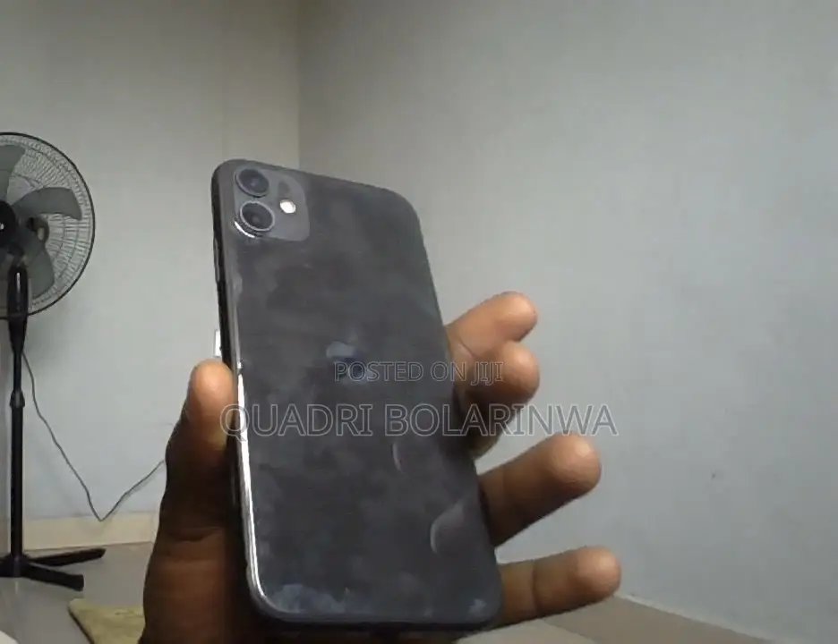 Apple iPhone 11 64 GB Black