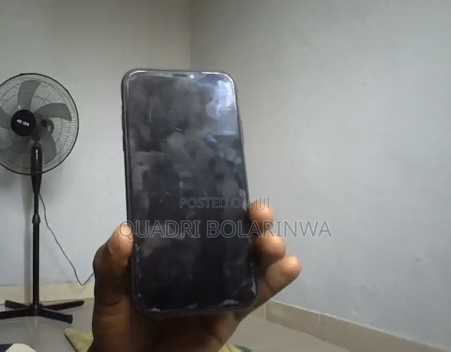 Apple iPhone 11 64 GB Black