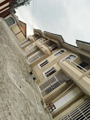 3bdrm Duplex in East West Road for rent
