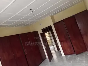 3bdrm Duplex in East West Road for rent