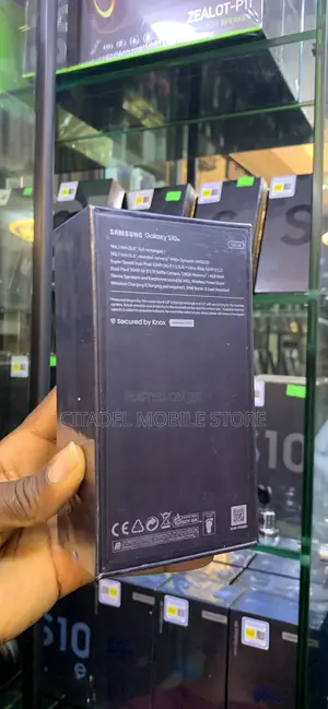 New Samsung Galaxy S10e 128 GB Black