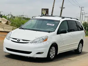 Toyota Sienna LE 2008 White