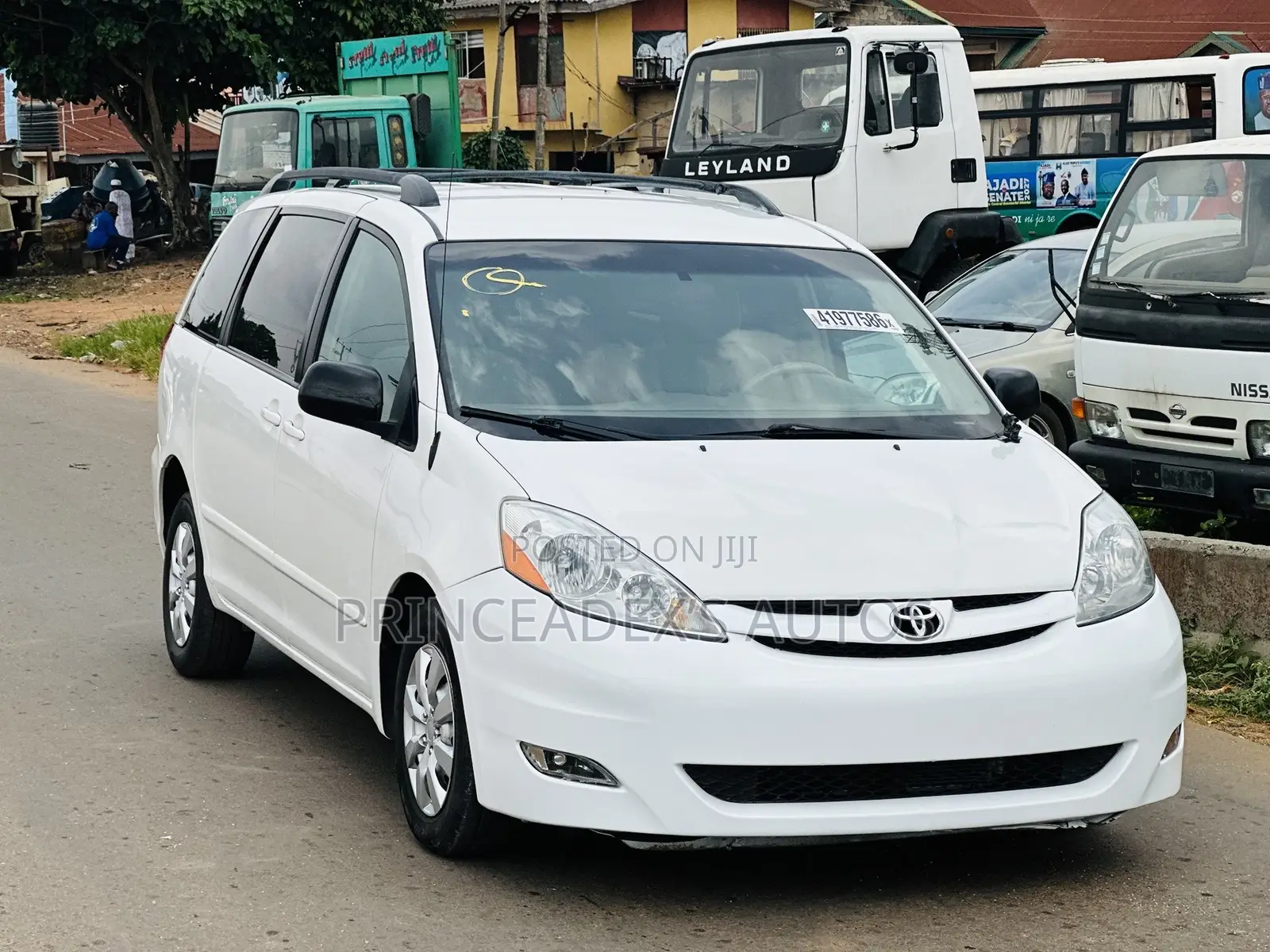 Toyota Sienna LE 2008 White