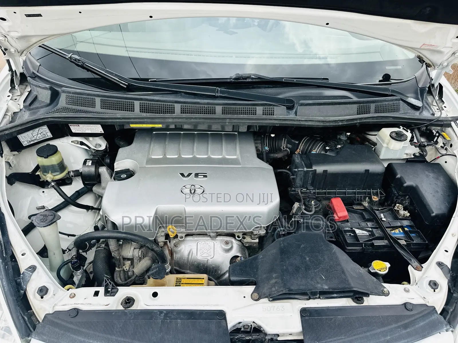 Toyota Sienna LE 2008 White